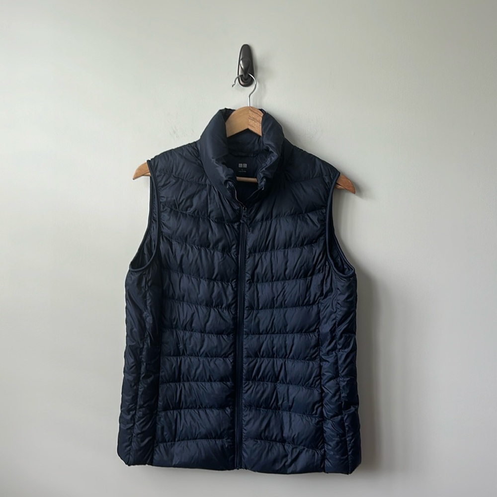 Uniqlo Navy Down packable puffer vest L